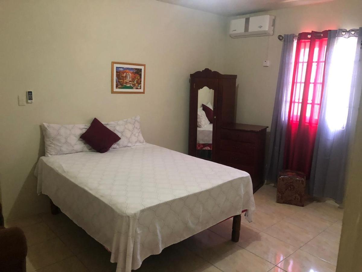 Apartmentswestvillage 2Bedroom Бухта Монтего Экстерьер фото